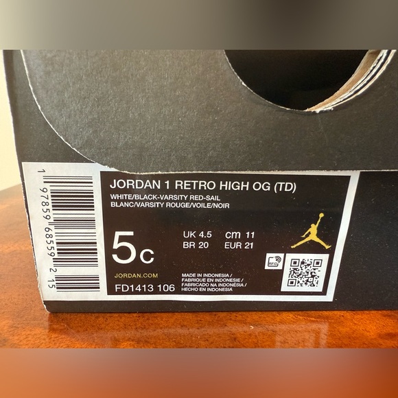 NIB Jordan 1 Retro High OG "Black Toe" Toddler Kids' Shoe, SIZE 5C - Picture 6 of 7